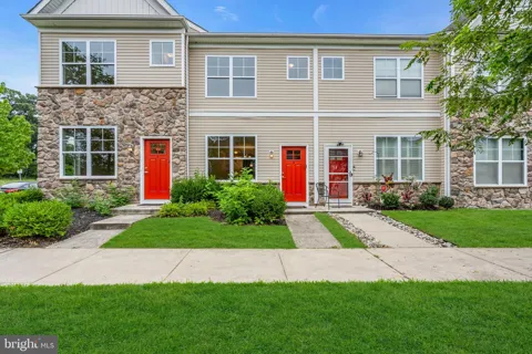 3 ROWAND WAY E