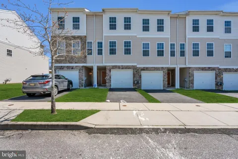 16 ROWAND WAY EAST