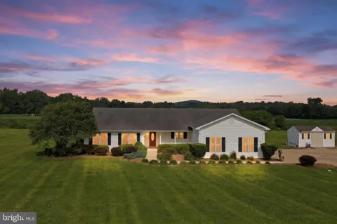 110 SUMMERS LANE