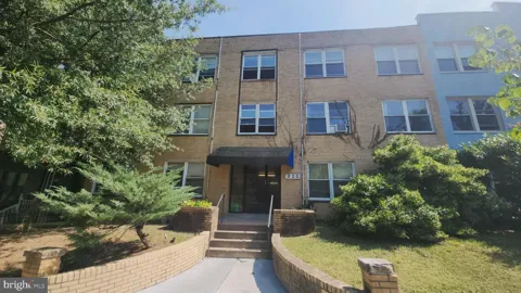 920 MADISON STREET NW #301