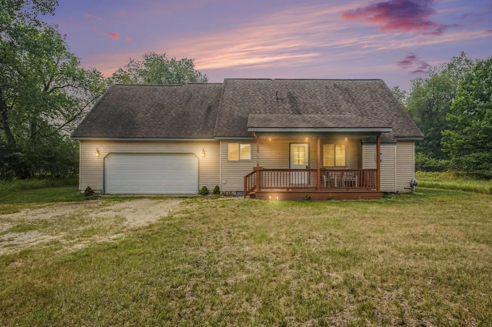 8885 Edgewater Drive Morton Township, MI 49346