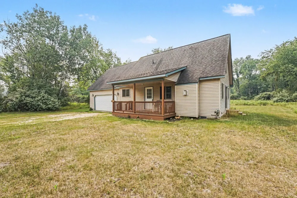 8885 Edgewater Drive Morton Township, MI 49346