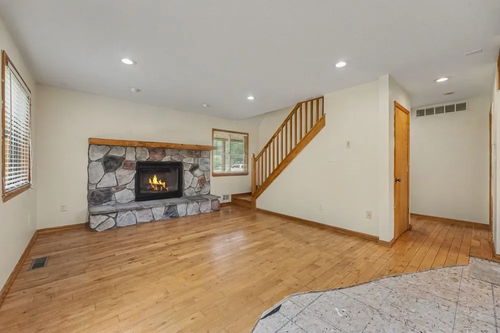 8885 Edgewater Drive Morton Township, MI 49346