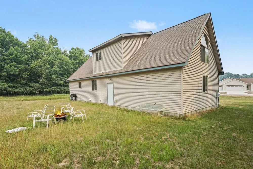 8885 Edgewater Drive Morton Township, MI 49346