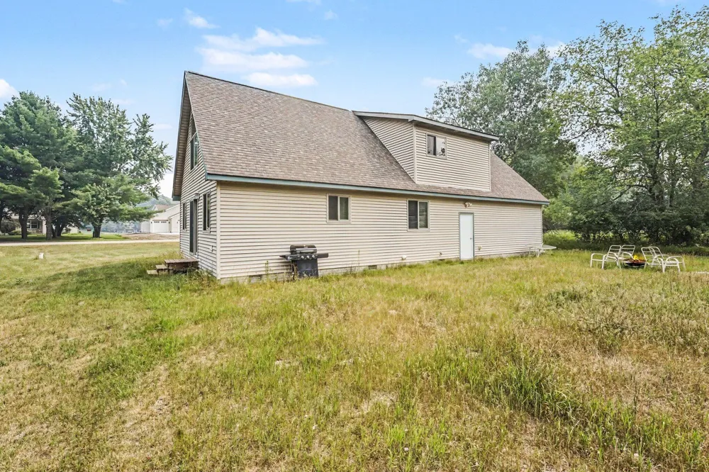 8885 Edgewater Drive Morton Township, MI 49346