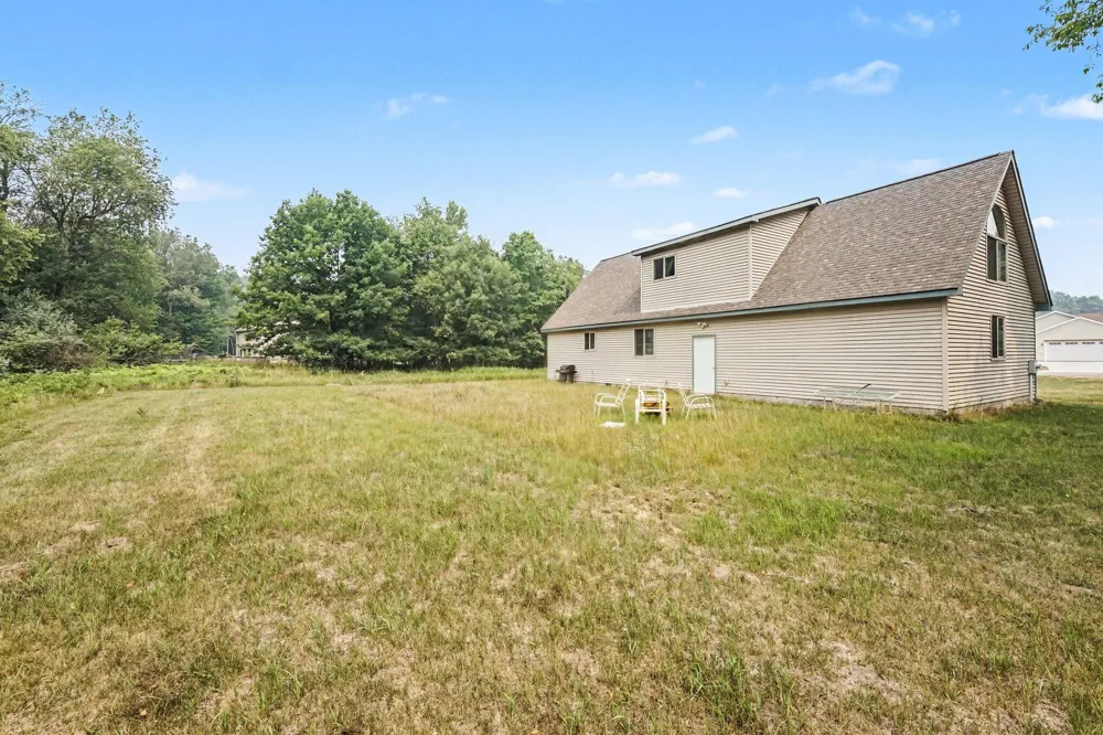 8885 Edgewater Drive Morton Township, MI 49346