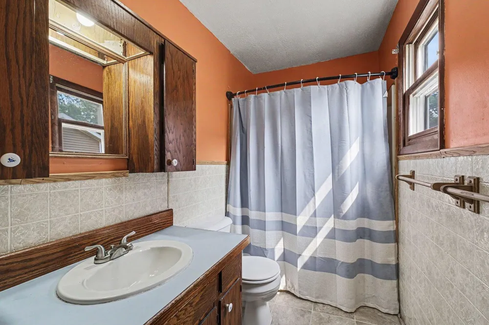 326 E Adams Street Ionia City, MI 48846