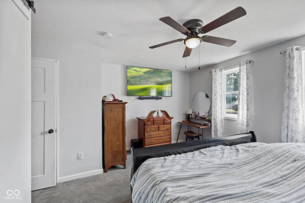 1924 S I STREET Elwood, IN 46036