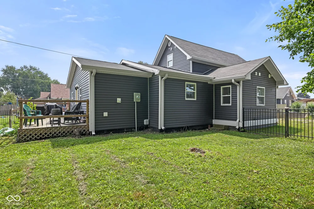 1924 S I STREET Elwood, IN 46036