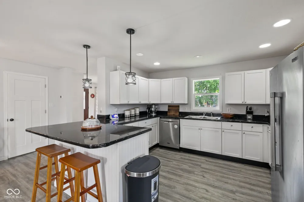 1924 S I STREET Elwood, IN 46036
