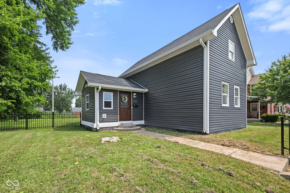 1924 S I STREET Elwood, IN 46036