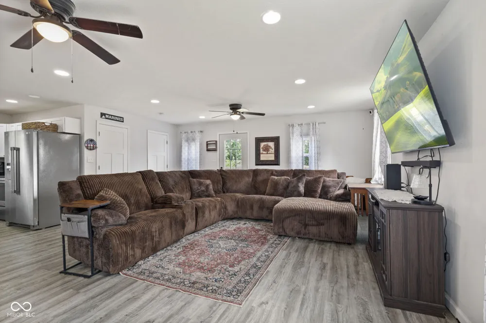 1924 S I STREET Elwood, IN 46036