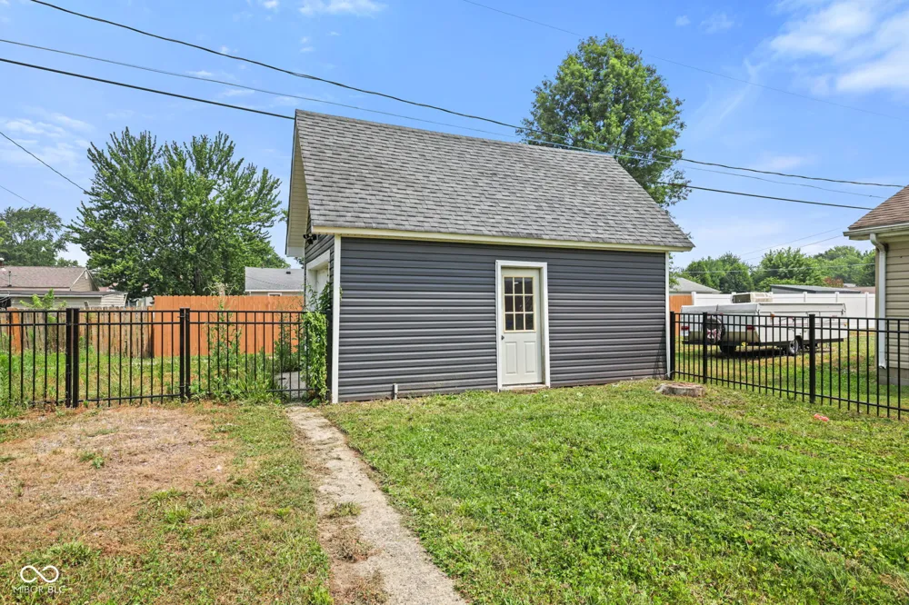 1924 S I STREET Elwood, IN 46036