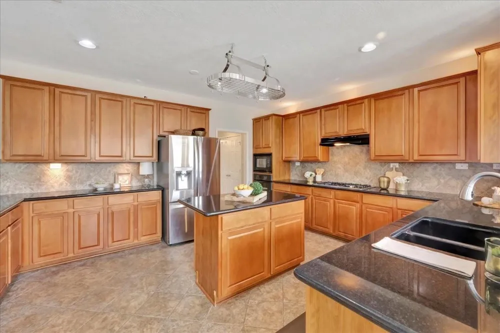 2225 Palm Bay Circle Seabrook, TX 77586