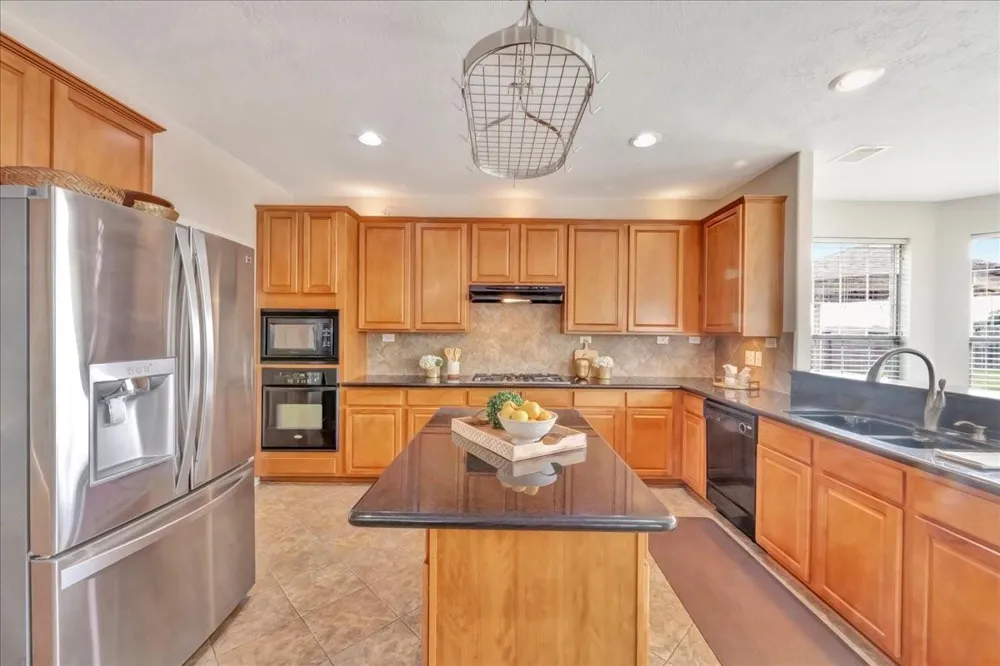 2225 Palm Bay Circle Seabrook, TX 77586