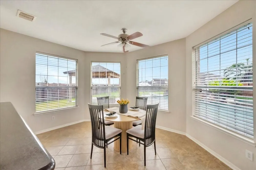 2225 Palm Bay Circle Seabrook, TX 77586