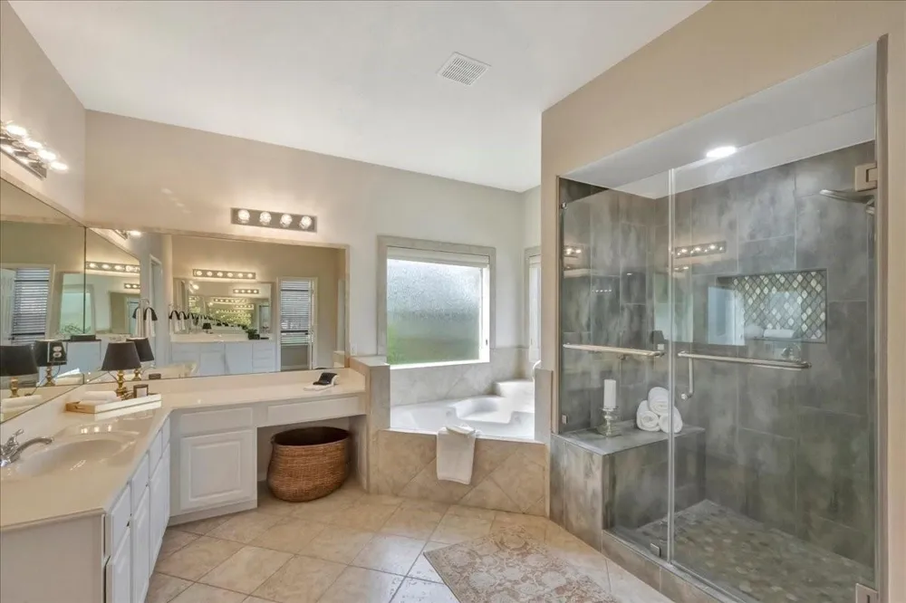 2225 Palm Bay Circle Seabrook, TX 77586