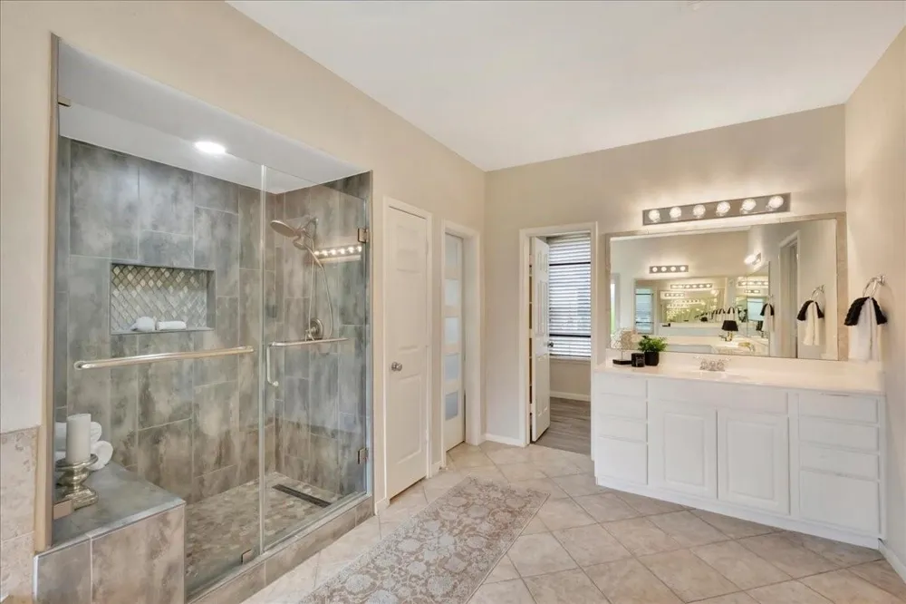 2225 Palm Bay Circle Seabrook, TX 77586