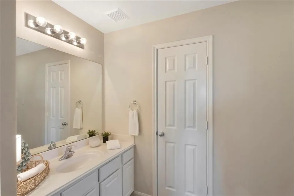 2225 Palm Bay Circle Seabrook, TX 77586