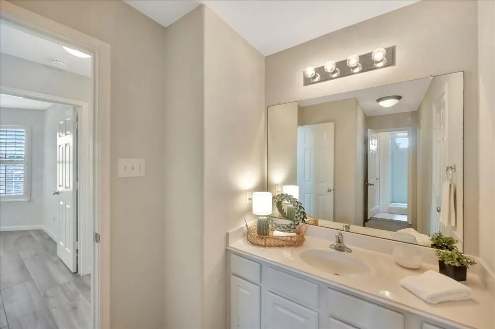 2225 Palm Bay Circle Seabrook, TX 77586