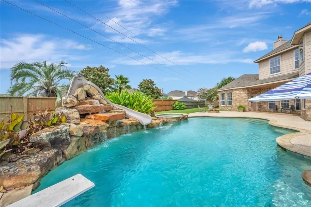 2225 Palm Bay Circle Seabrook, TX 77586