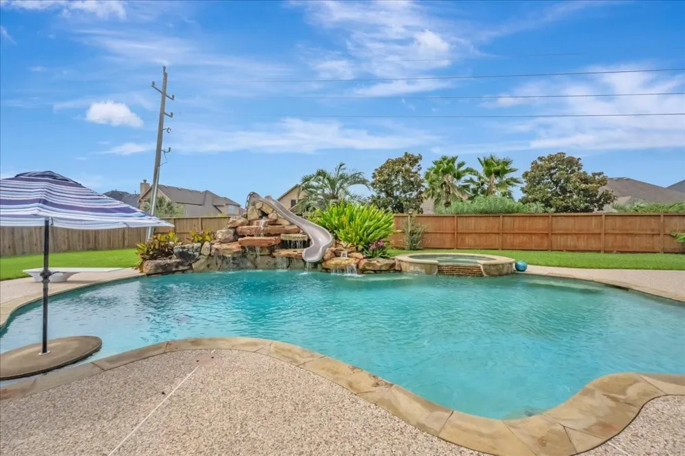 2225 Palm Bay Circle Seabrook, TX 77586