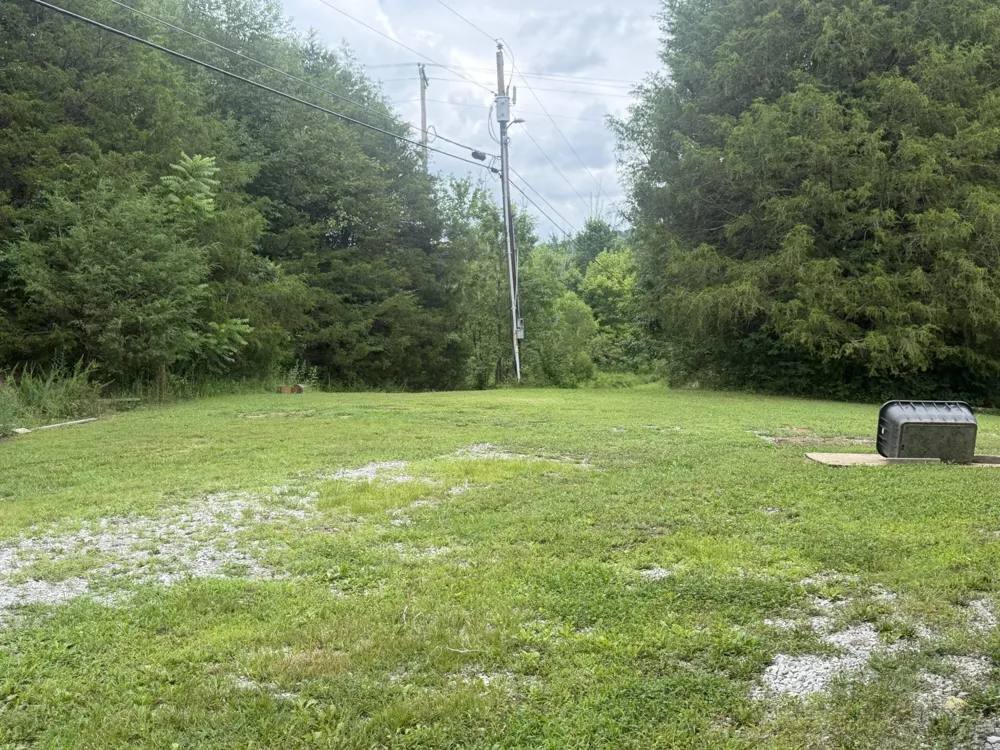 8732 Old State Highway 28 Pikeville, TN 37367