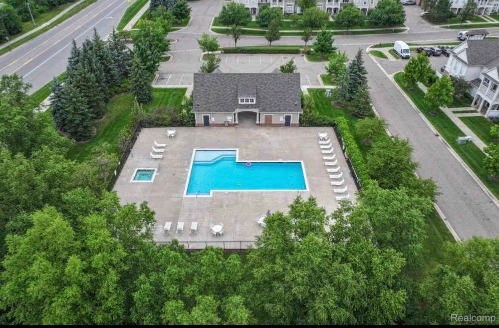 4109 Addington Drive Commerce Charter Township, MI 48390