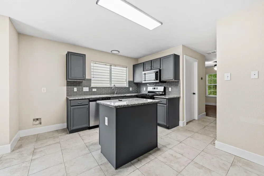 26853 Haileys Manor Kingwood, TX 77339