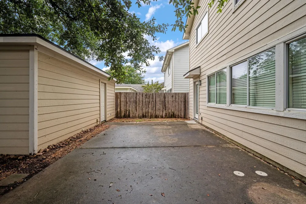 26853 Haileys Manor Kingwood, TX 77339