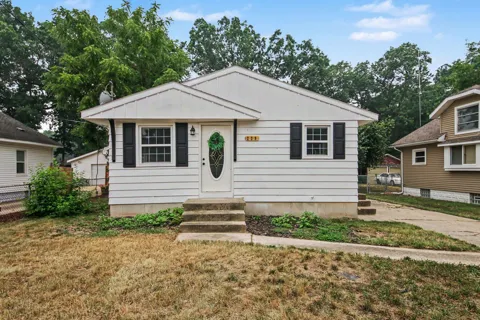 228 Jean Street SW