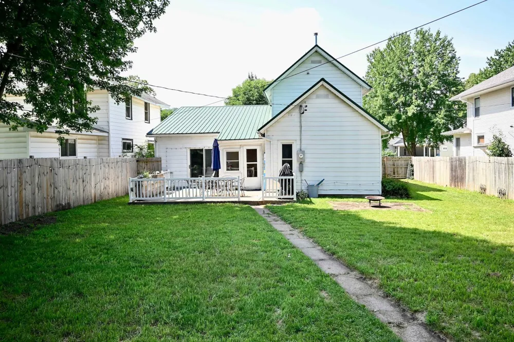 214 E Howard Street Winona, MN 55987