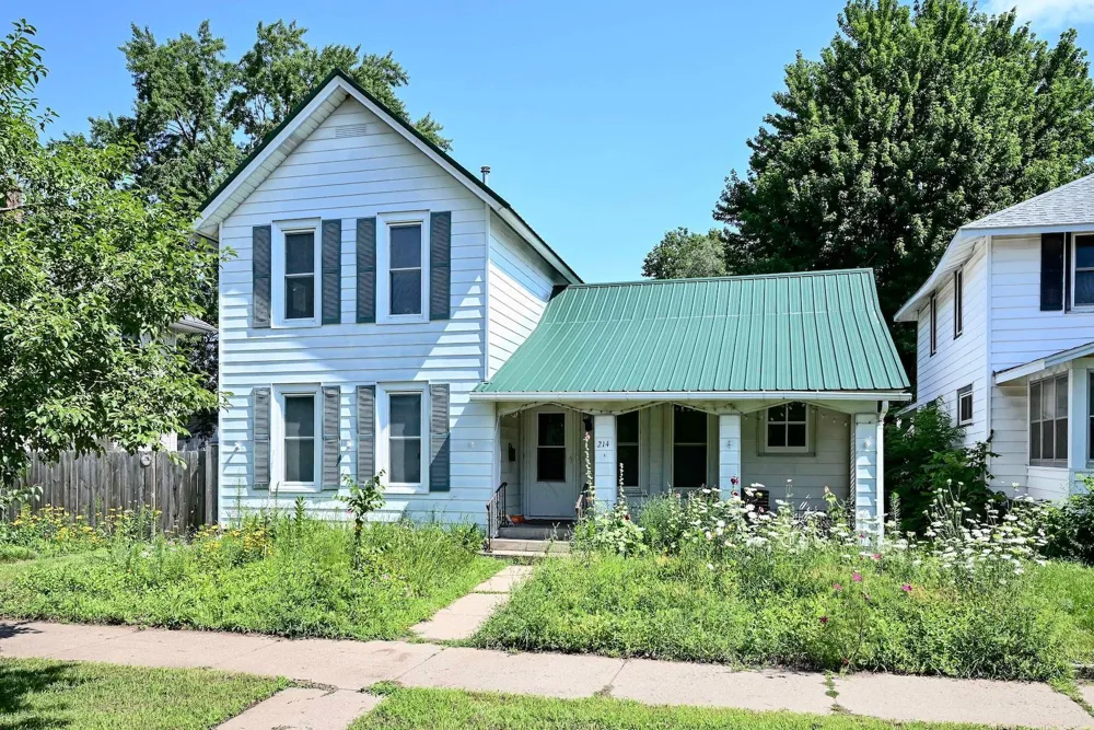 214 E Howard Street Winona, MN 55987