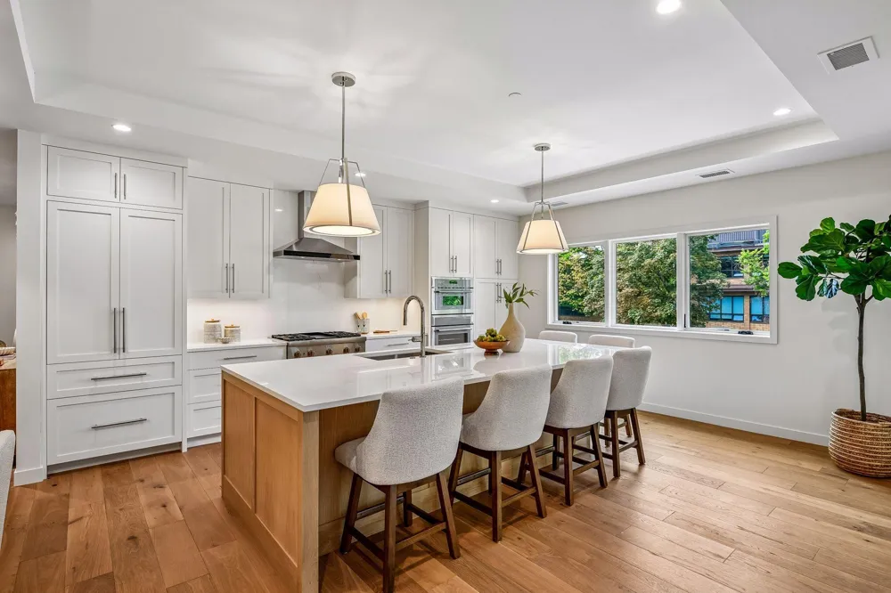 150 Broadway Avenue S #2A Wayzata, MN 55391