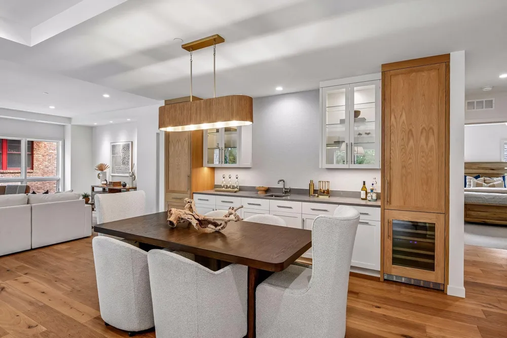 150 Broadway Avenue S #2A Wayzata, MN 55391
