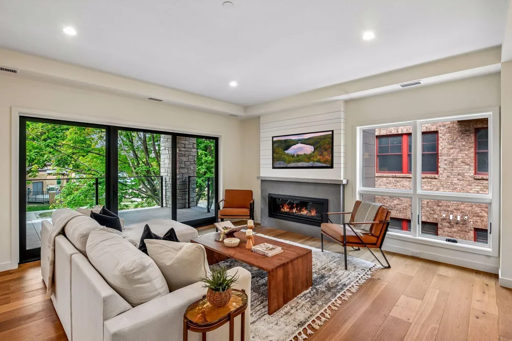 150 Broadway Avenue S #2A Wayzata, MN 55391