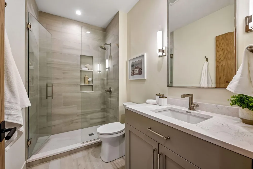 150 Broadway Avenue S #2A Wayzata, MN 55391