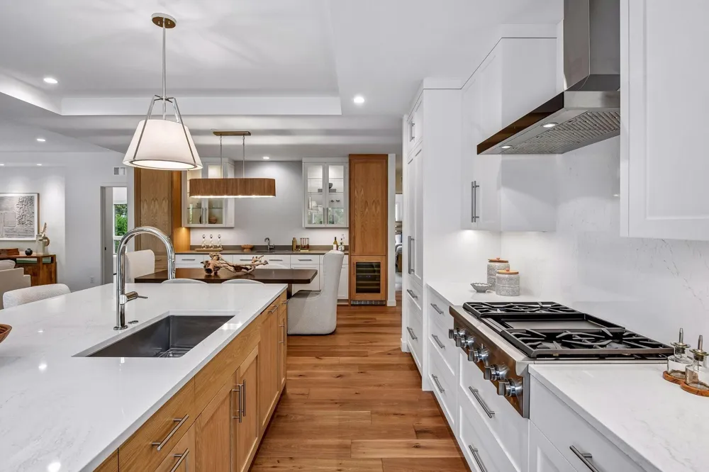 150 Broadway Avenue S #2A Wayzata, MN 55391