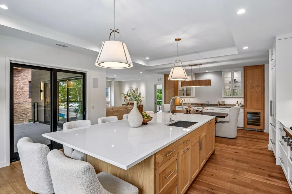 150 Broadway Avenue S #2A Wayzata, MN 55391