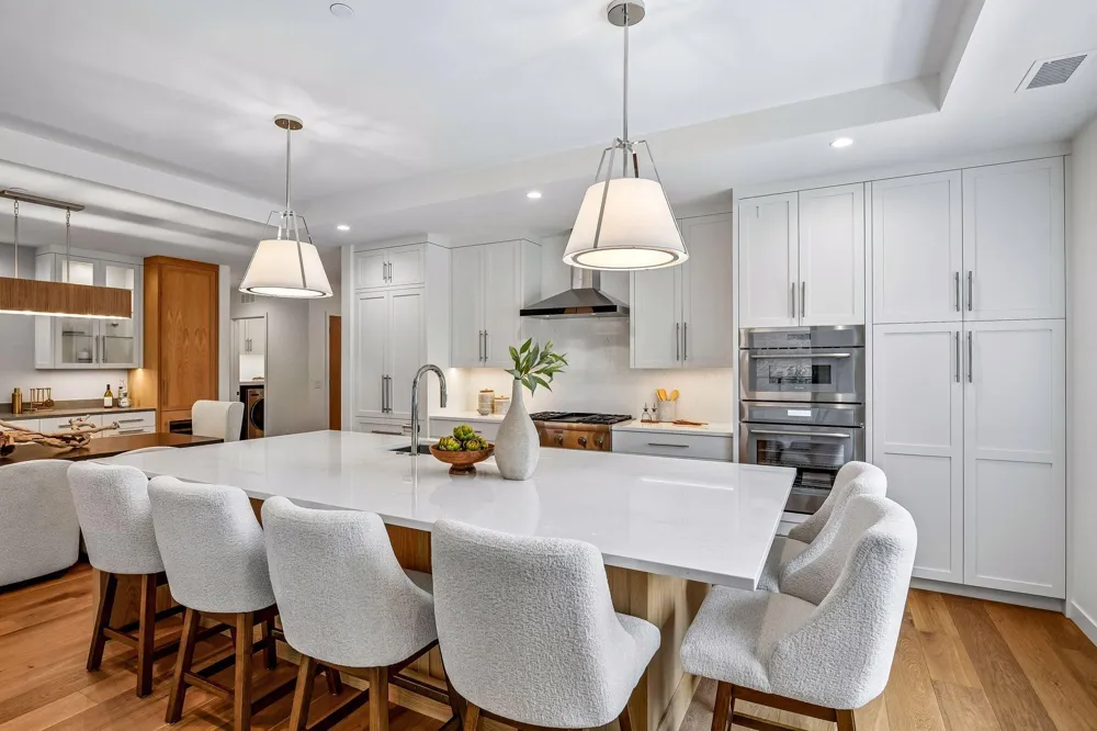 150 Broadway Avenue S #2A Wayzata, MN 55391