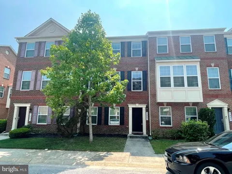 2863 HEDGEROW PLACE