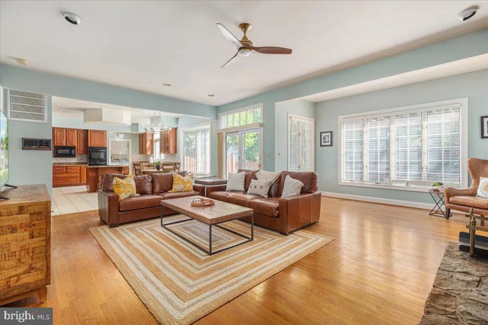 6595 CHESAPEAKE PLACE Warrenton, VA 20187