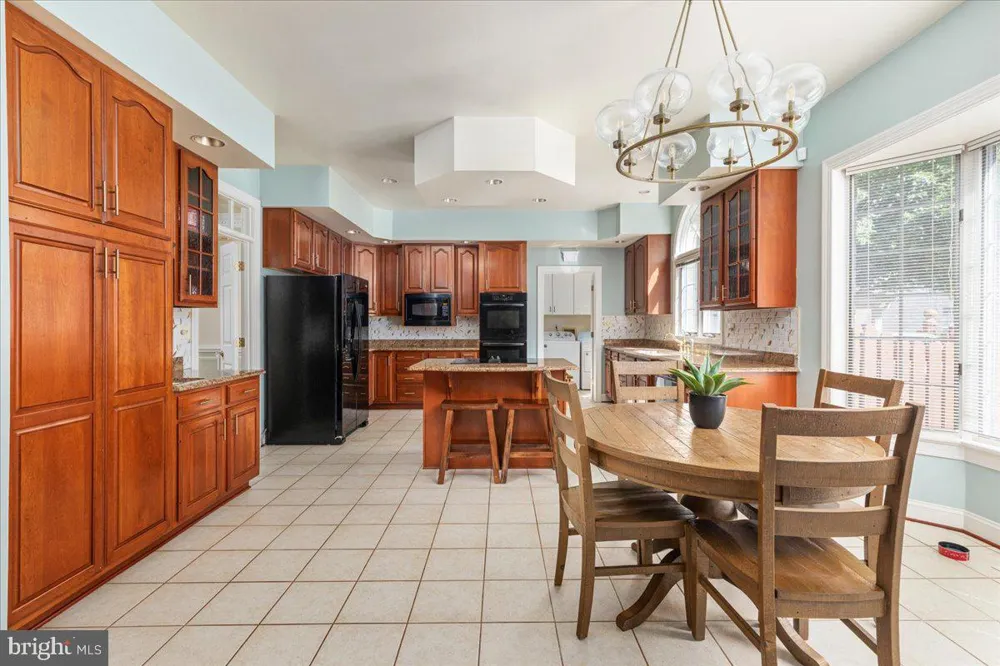 6595 CHESAPEAKE PLACE Warrenton, VA 20187