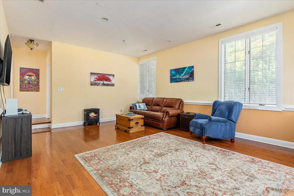 6595 CHESAPEAKE PLACE Warrenton, VA 20187