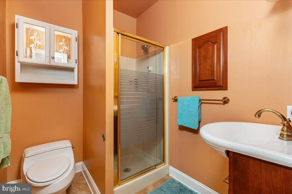 6595 CHESAPEAKE PLACE Warrenton, VA 20187
