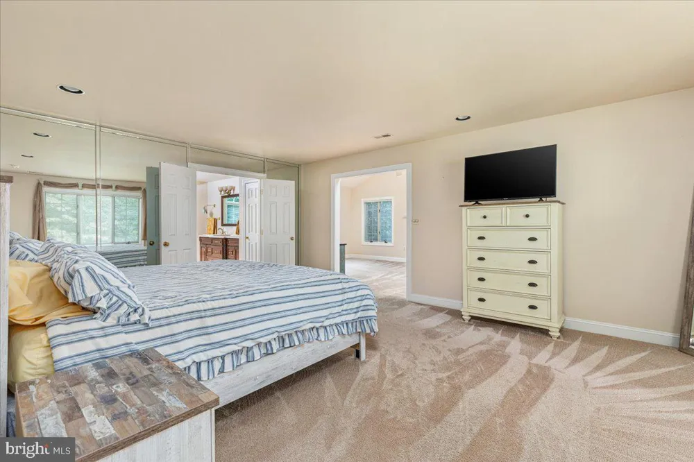 6595 CHESAPEAKE PLACE Warrenton, VA 20187