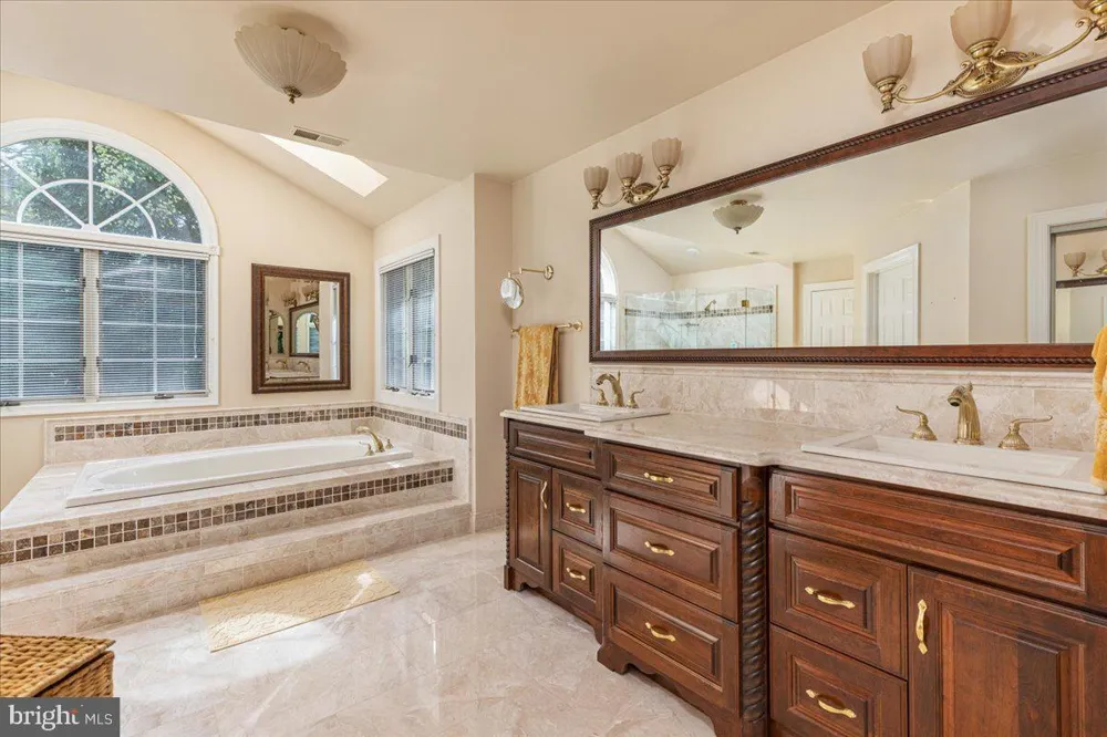 6595 CHESAPEAKE PLACE Warrenton, VA 20187