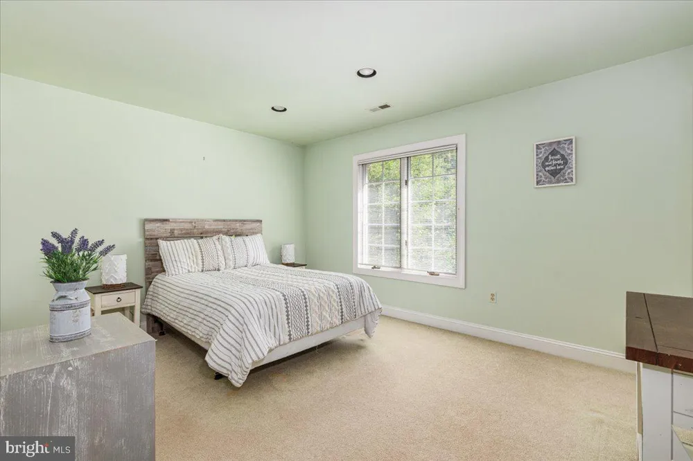 6595 CHESAPEAKE PLACE Warrenton, VA 20187