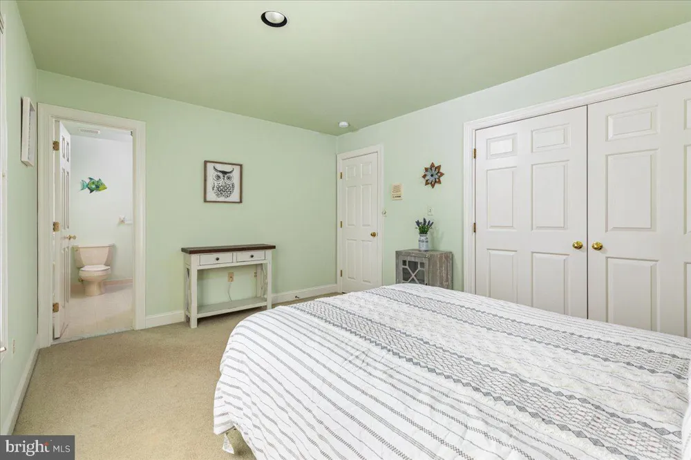 6595 CHESAPEAKE PLACE Warrenton, VA 20187