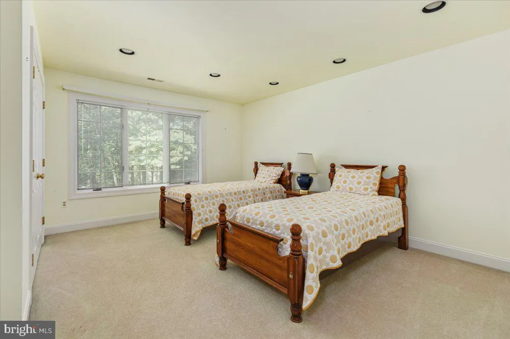 6595 CHESAPEAKE PLACE Warrenton, VA 20187